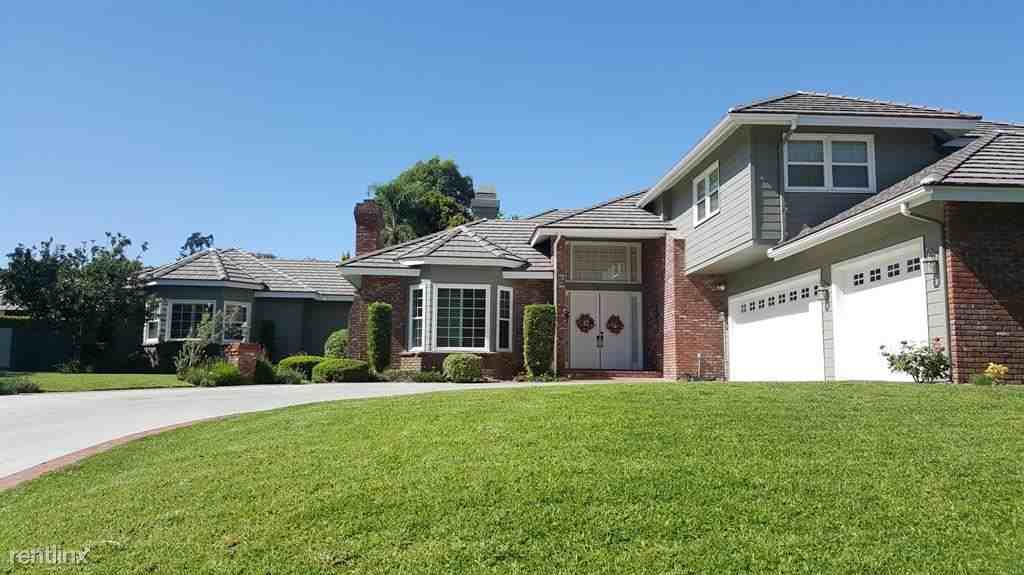 1419 Wentworth Ave - Photo 3 of 4