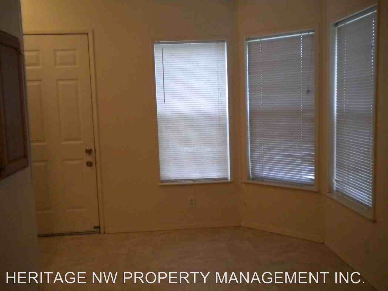 374 Kirk Ave - Photo 2 of 9