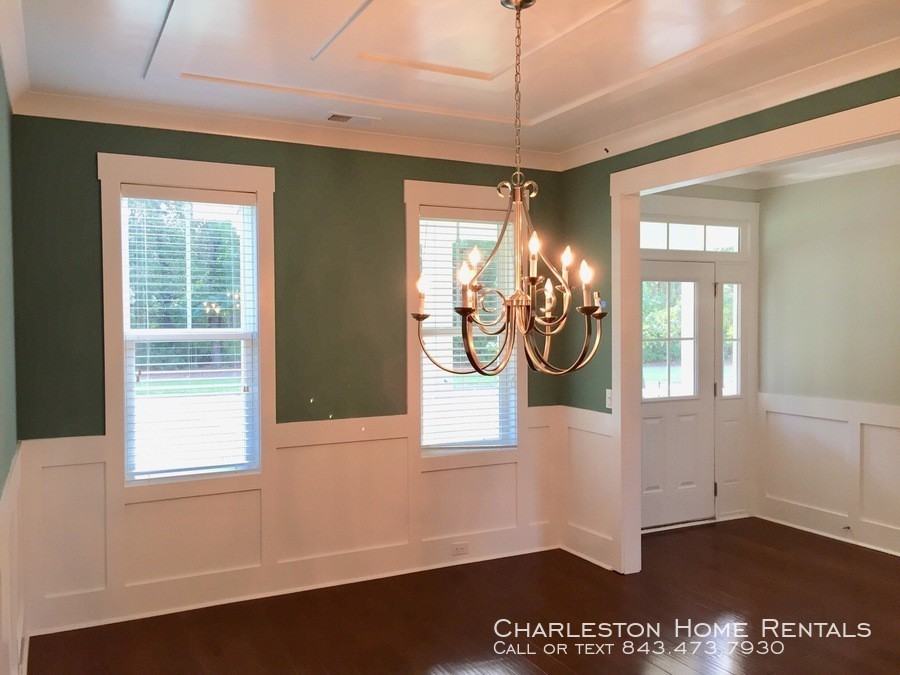 422 Hamlet Cir - Photo 3 of 24