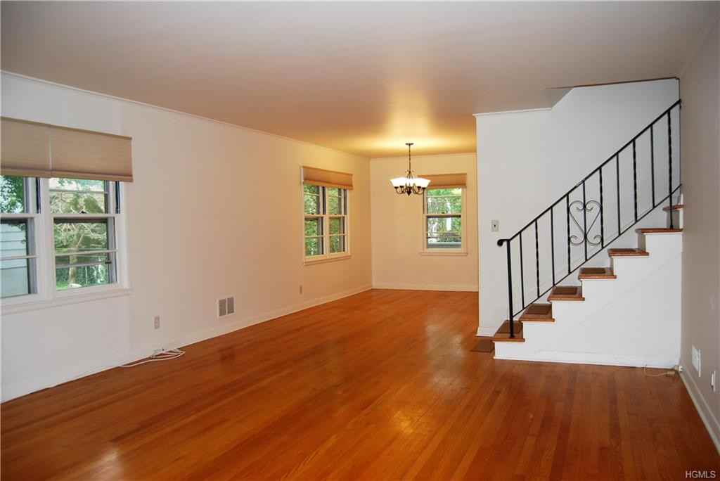 26 Willow St - Photo 3 of 12