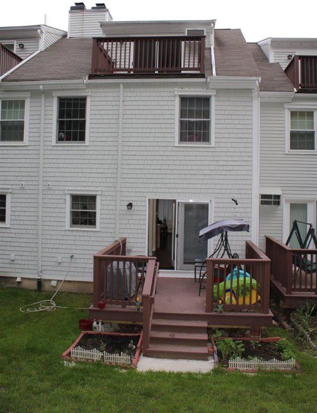 68 Stillwater Dr - Photo 2 of 6