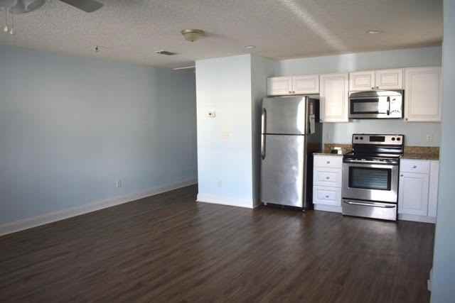 2160 Schumacher Ave - Photo 3 of 14