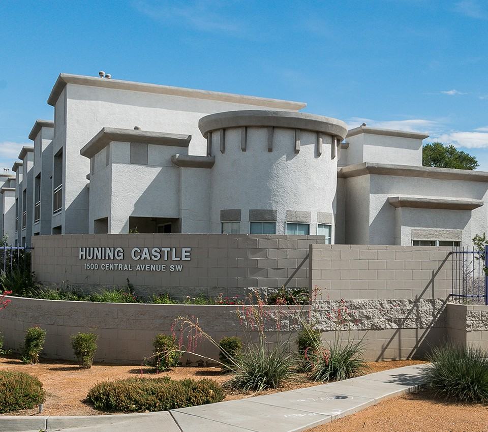 HUNING CASTLE - Photo 5 of 42