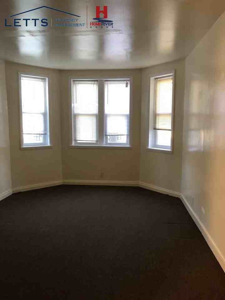 2605 W 55th St - Photo 2 of 6