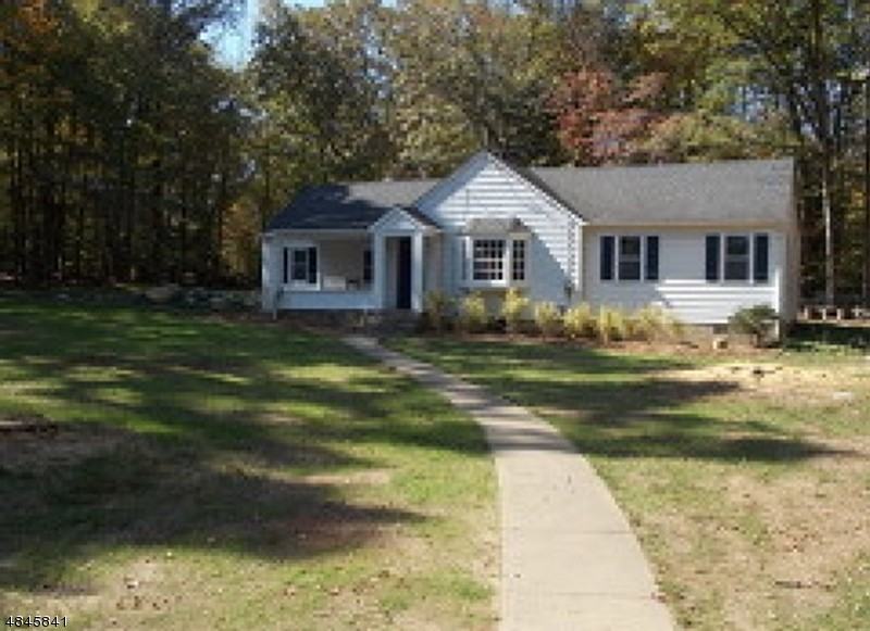 77 Split Rock Rd - Photo 2 of 18