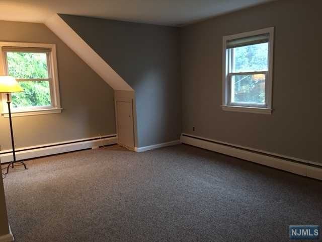 195 Godwin Ave - Photo 2 of 13