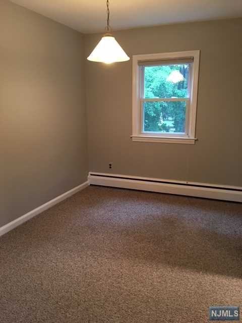 195 Godwin Ave - Photo 3 of 13