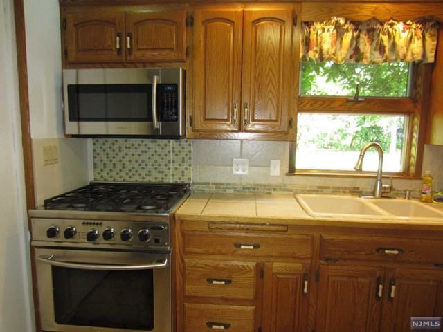 167 Livingston St - Photo 2 of 15
