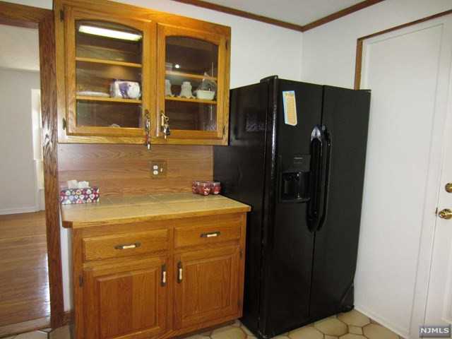 167 Livingston St - Photo 3 of 15