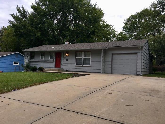 13107 Sycamore Ave - Photo 2 of 21