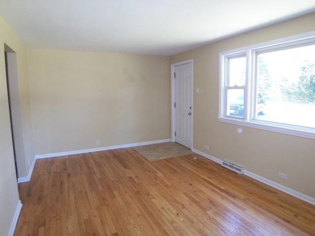 1601 Bolling Ave - Photo 2 of 9