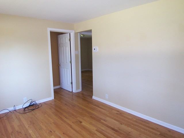 1601 Bolling Ave - Photo 3 of 9