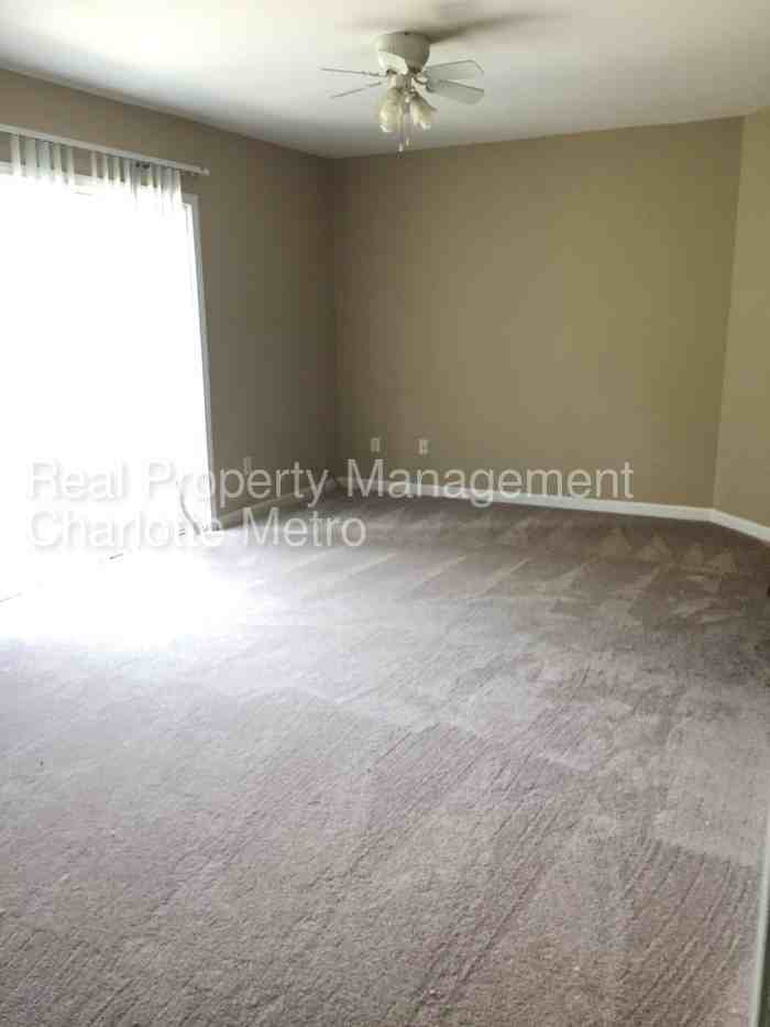 436 Salisbury Avenue - Photo 3 of 9