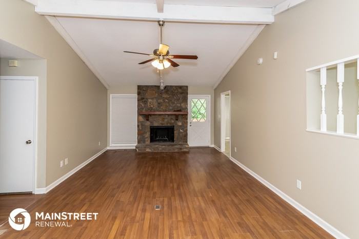 340 40th Ave NE - Photo 2 of 15