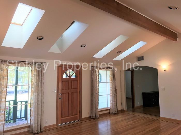 2215 Whyte Park Ave - Photo 3 of 25