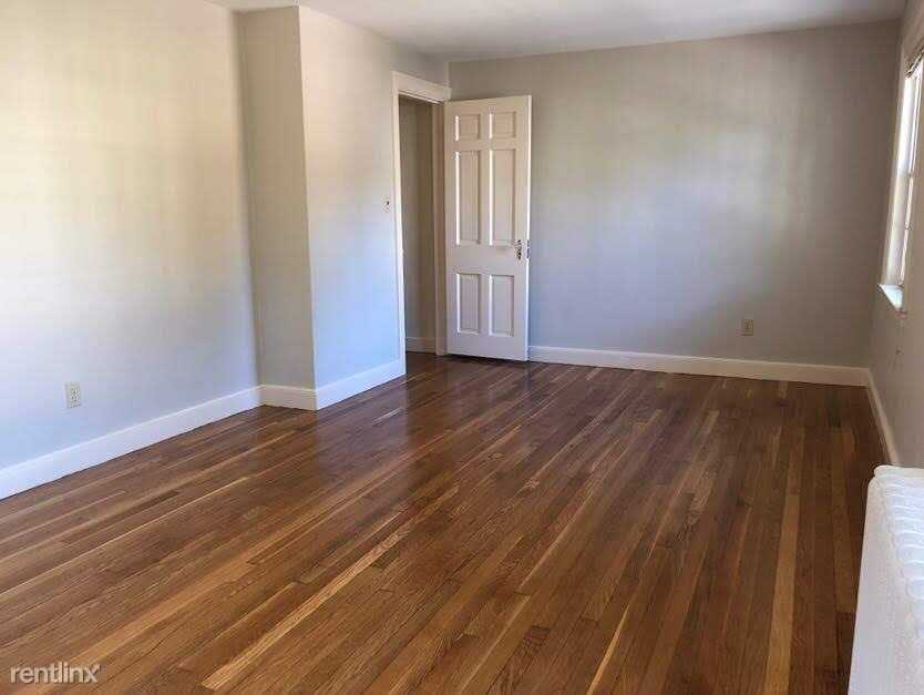 72 Summit Ave - Photo 2 of 21