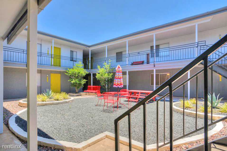 303 W 39th St - Photo 3 of 8