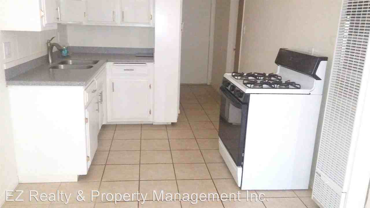 210 S San Jacinto St. - Photo 2 of 29