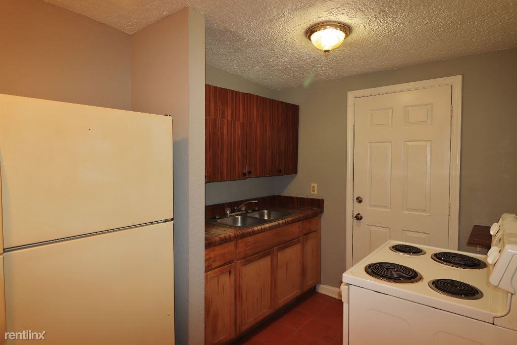 3043 Nolan St - Photo 3 of 7