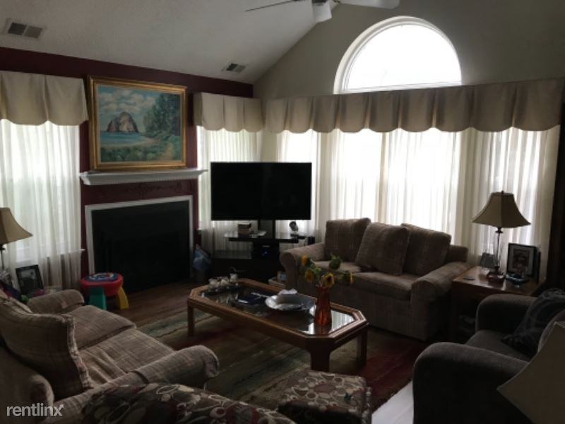 29 Gimbel Pl - Photo 2 of 11