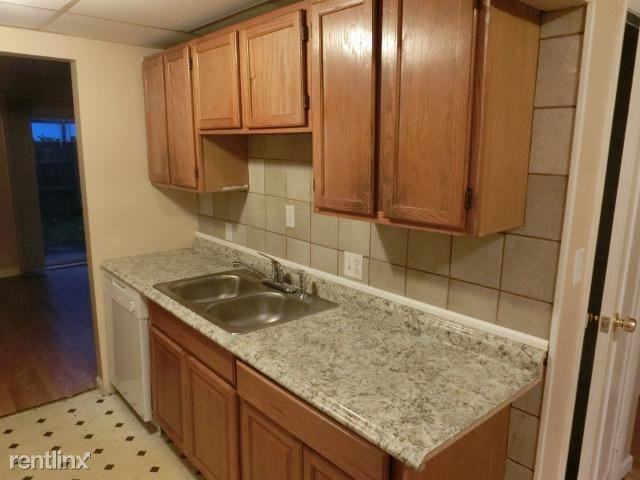 125 Tarryton Ct E - Photo 3 of 15