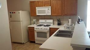 8714 Sunset Pond Dr - Photo 3 of 11