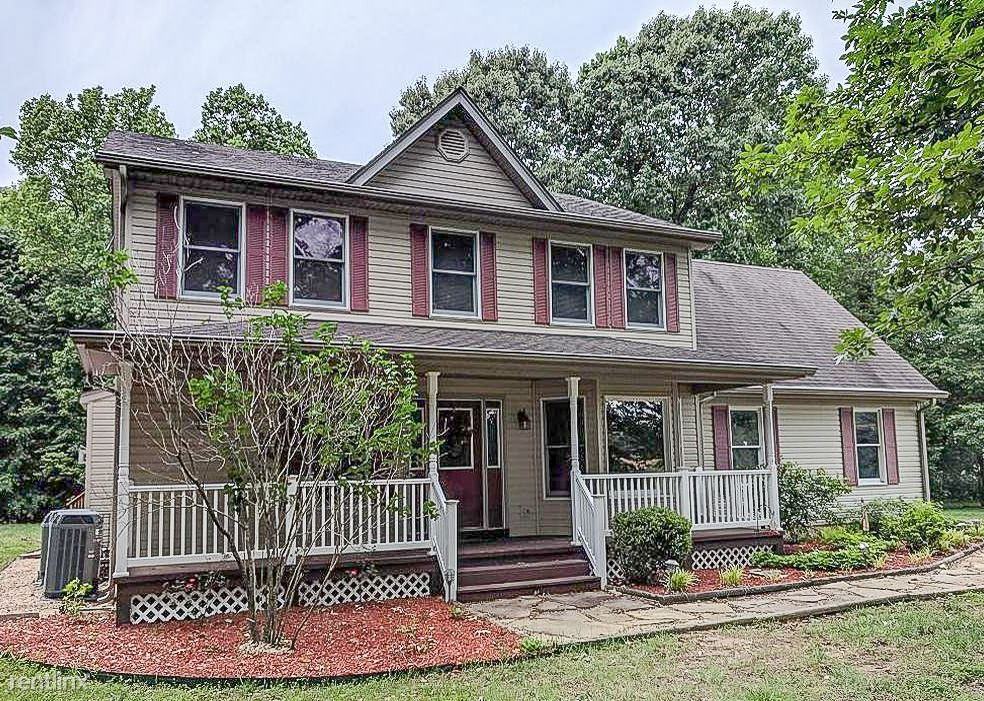 4030 Erin Ct - Photo 2 of 10