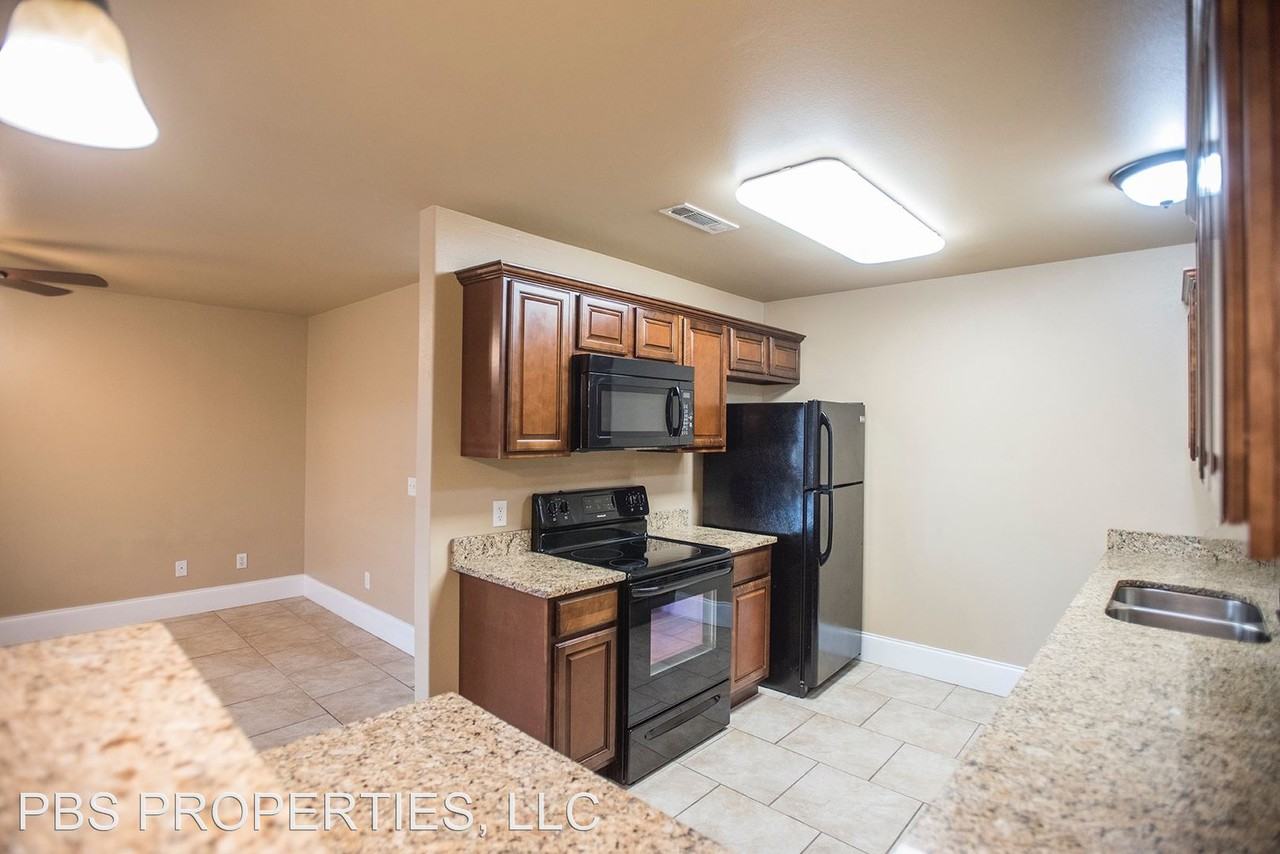 Meadowlands Drive. Apartments Meadowlands Dr, Centerton, AR 72719