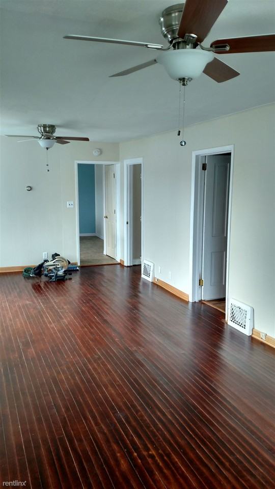 6830 25th Ave - Photo 3 of 8