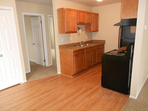 685 Lakewood Dr - Photo 2 of 4