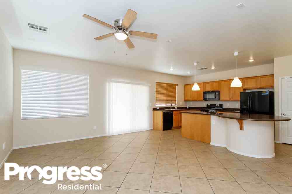 9575 Bachelors Fortune St - Photo 3 of 15