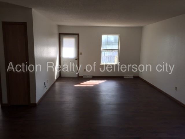 5105 Charm Oak Dr - Photo 3 of 8