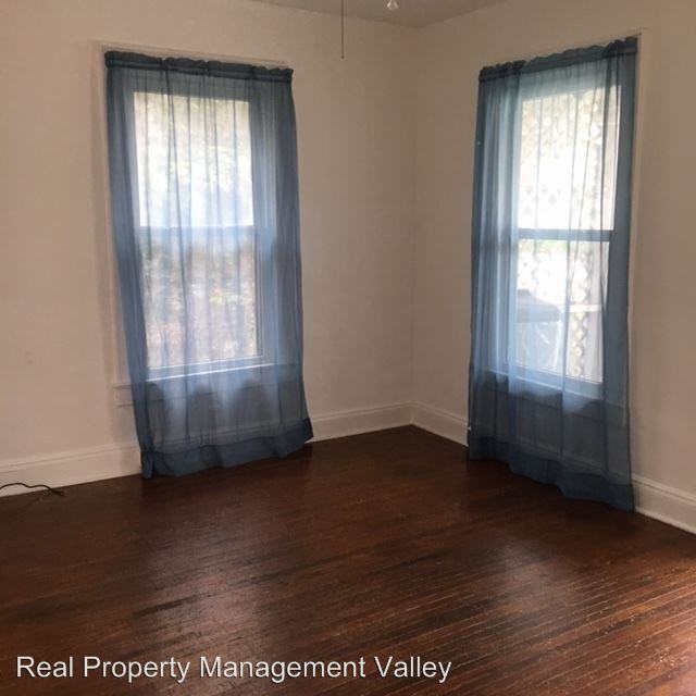 603 21st St W - Photo 2 of 5