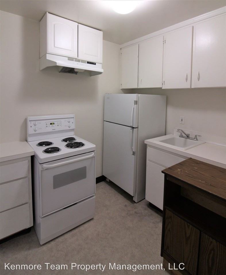 736 S Elm Ave - Photo 3 of 5