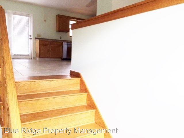 405 Neal Dr - Photo 3 of 18