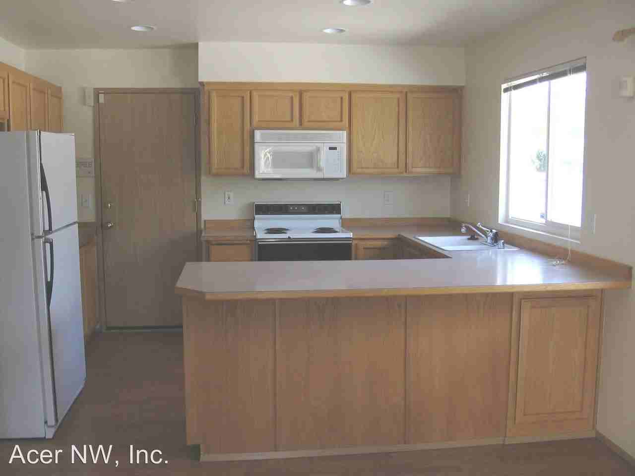 2313 211th St SE - Photo 3 of 10