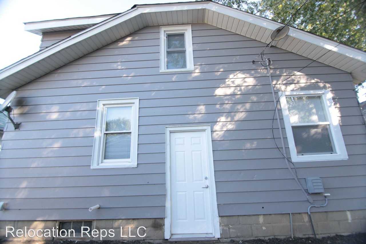 936 42nd Ave - Photo 3 of 20