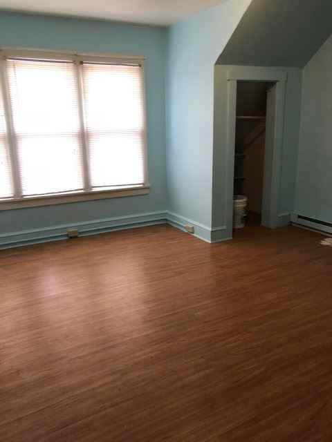 918 LANCASTER AVENUE - Photo 2 of 8