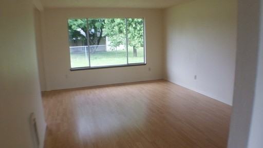 10510 NE 44th St - Photo 3 of 7