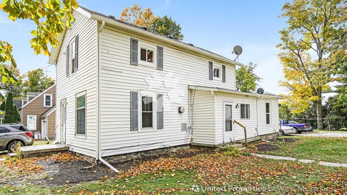 109 S 2nd St #2 - Photo 2 of 16