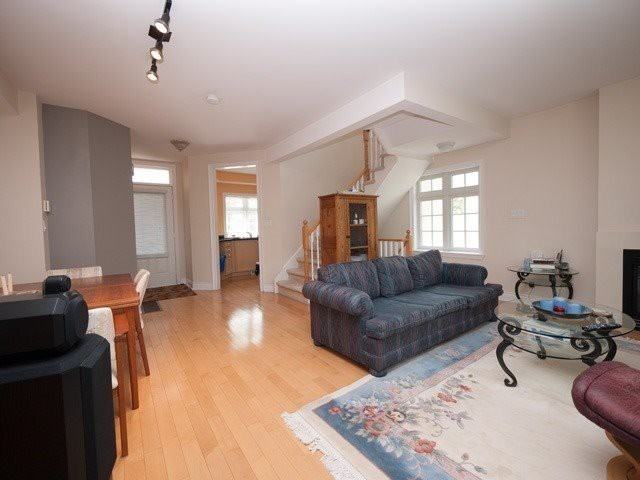 85 Douglas Crescent - Photo 2 of 4