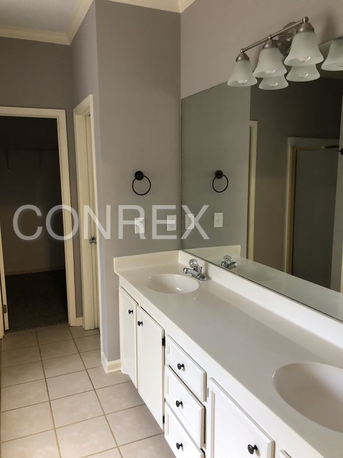 310 Woodlands Dr - Photo 2 of 9