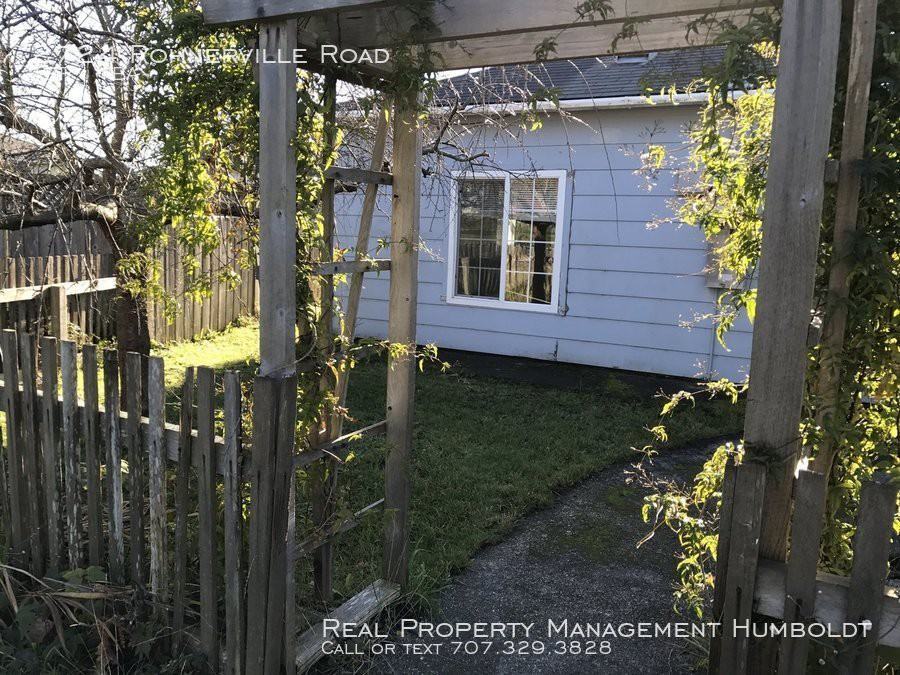 2724 Rohnerville Rd - Photo 3 of 8