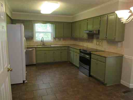 101 Brittney Ln - Photo 3 of 6