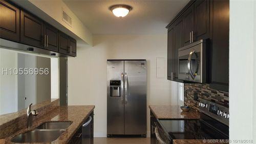 7704 NW 74th Terrace - Photo 2 of 8