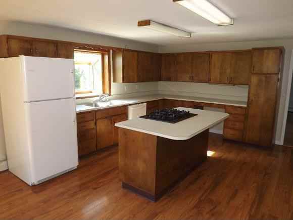 864 Ballyhack Rd - Photo 3 of 16