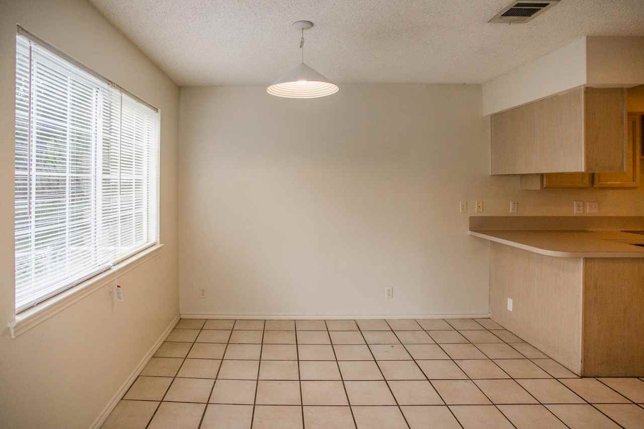 117/119 Crest Dr - Photo 3 of 14