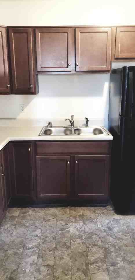 104 E Roanoke St - Photo 2 of 11