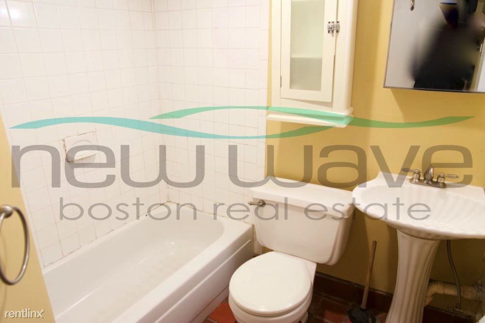 120 St James Ave - Photo 2 of 9