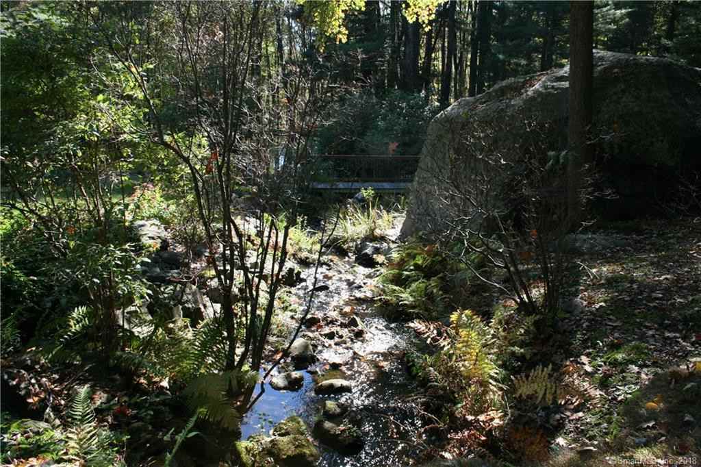 32 Burbank Rd - Photo 3 of 13